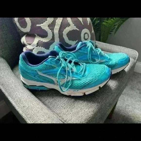 Minzuno E8 teal shoes size 9.5 womens - Picture 1 of 11